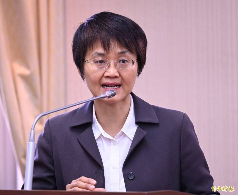 客委會主委古秀妃在立法院說明預算遭凍結，業務推動受到影響。（資料照）