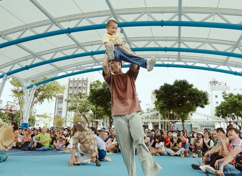 台灣價值是在多元創意中綻放出不同於中國的多彩炫麗文化，揚名國際。圖為林懷民的「雲門舞集」。（資料照）