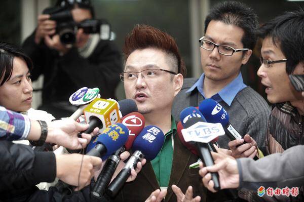 行銷「心靈雞湯」，被稱為「奇蹟大師」的賴俊吉2014年時遭人起底，學經歷都涉嫌造假。（資料照）