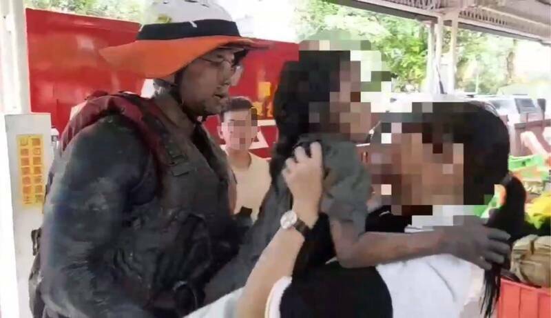 一名6歲女童小沂，在王姓姑丈公與林姓姑婆的保護下，奇蹟生還。（屏東特搜提供）