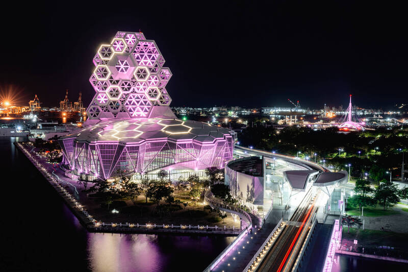 高雄流行音樂中心。（取自陳其邁臉書）