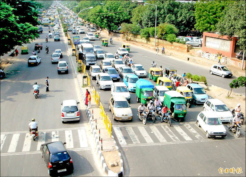 南亞市場如印度、孟加拉、斯里蘭卡等國人口紅利顯著，被視為未來十年最具潛力的經濟增長帶與替代性市場，圖為印度新德里。（資料照）