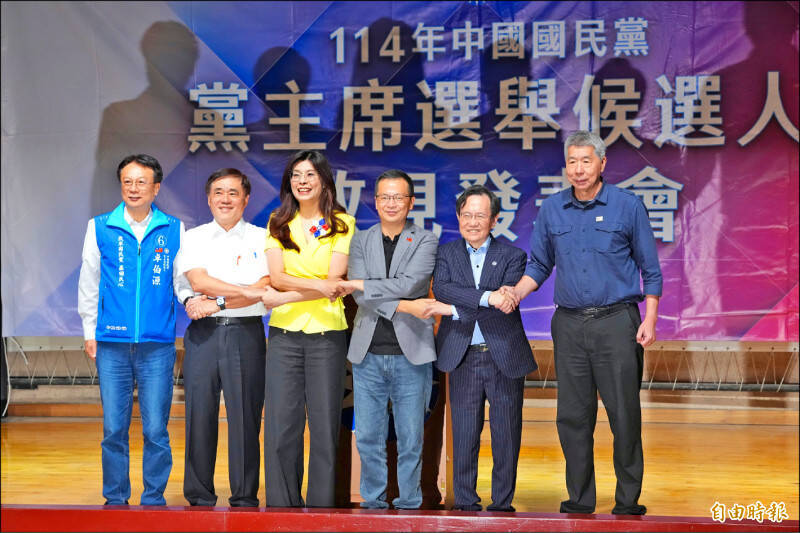 國民黨主席候選人政見發表會，卓伯源（左起）、郝龍斌、鄭麗文、羅智強、蔡志弘、張亞中等六位候選人都參加。（資料照）