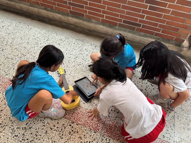 屏東潮和國小導入iPad教學，獲得ADS殊榮，是中南部第1所學校。（屏縣府教育處提供）