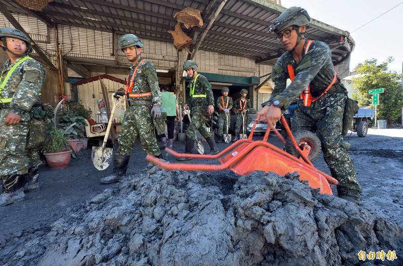 國軍並非總是能支援救災工作，若發生戰爭，國軍的任務會轉向前線。（資料照）