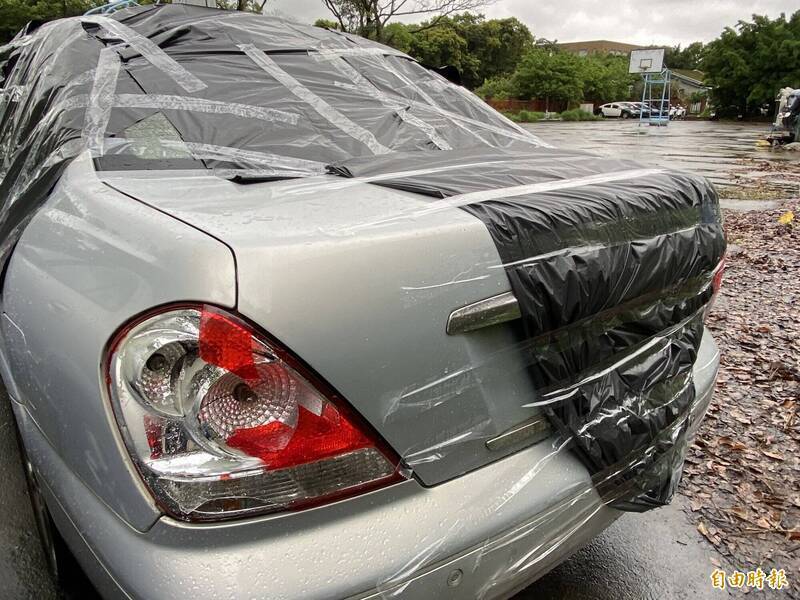 桃園市八德警分局員警追捕酒駕車輛，從後方開槍逮人，車上後座乘客中彈身亡，被家屬提告，二審高院逆轉改判不須國賠。（資料照）