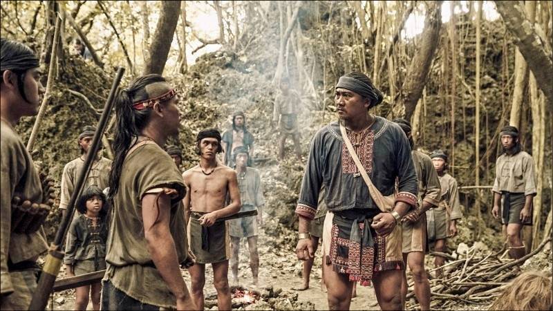 《斯卡羅》是2021年的公視電視劇。改編自記述羅發號事件及南岬之盟的歷史小說《傀儡花》，上映引發熱議，。 （公視提供）