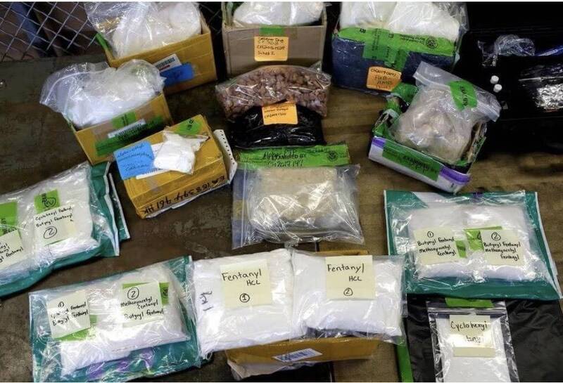 芬太尼關稅降10%，因為先前課徵了20%，所以現在芬太尼關稅剩下10%。圖為美查獲的芬太尼毒品。（路透檔案照）