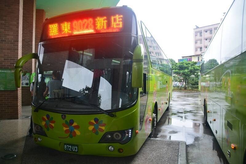 9028客運路線預計今年底停駛，不僅衝擊坪林居民「行」的權利，更揭示台灣長程客運產業普遍面臨的嚴峻困境。（資料照）