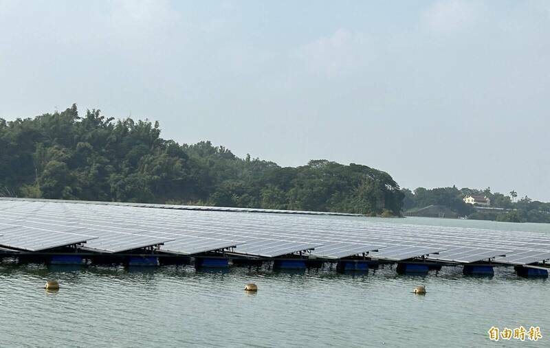 水庫光電板的話題，在社群平台Threads上一直熱度不減。（資料照）
