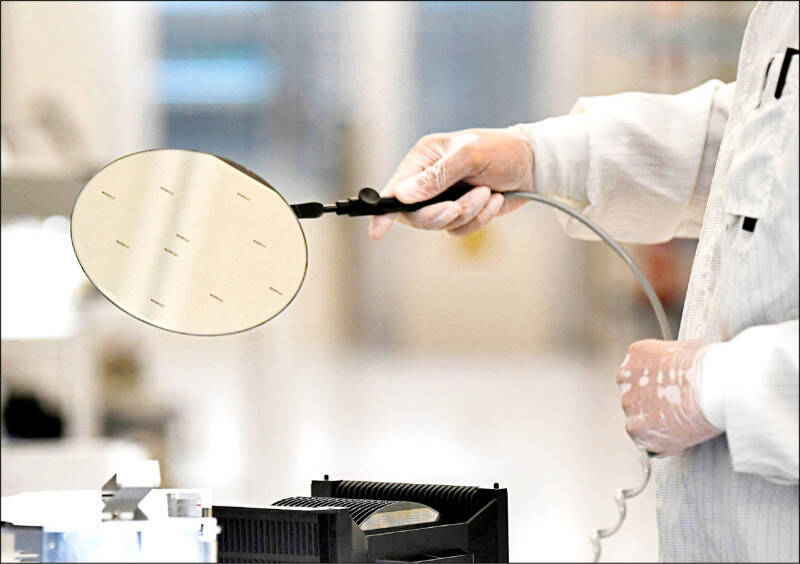 我們現在就看到安世荷蘭總公司說現在生產的產品不保證品質，而中國分部反而反批荷蘭總部的說法。示意圖。（路透檔案照）