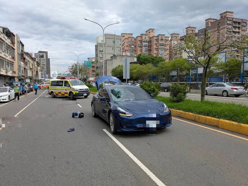 若以肇事原因分析，因酒後駕車致肇事，肇事率最高者為40-49歲之族群。圖為開名車酒駕肇禍。（資料照，取自竹市消防局）