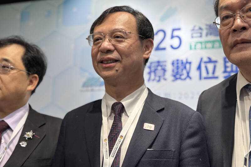 石崇良大刀闊斧改革健保沉痾，但重要政策推行前，仍要與各部會和民間充分溝通，以免在施政上好心變壞事。（資料照）