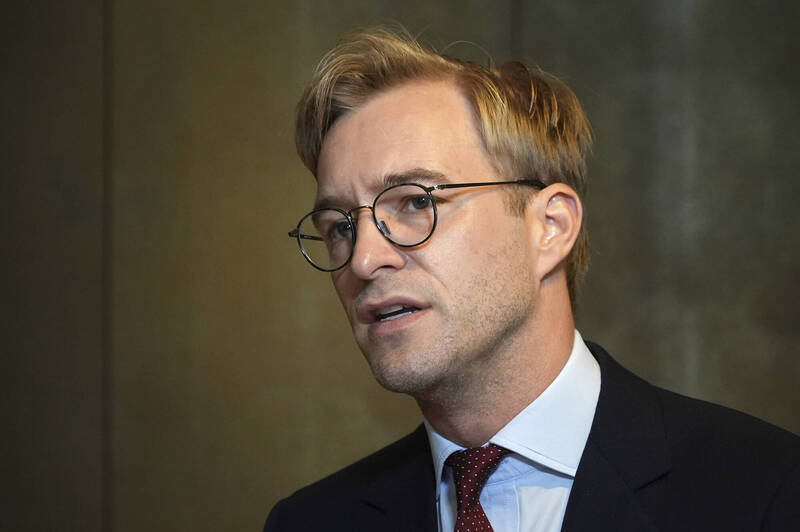 裴倫德指網路有言論稱台灣捐贈「巨資」，換取蕭美琴演講一事是「假消息」。（美聯社檔案照）