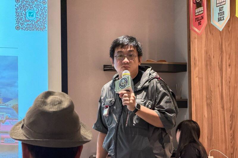 作家林立青與一群水電工人投入現場搶修，以實際行動重新定義「專業志工」的意義。（取自貼文）