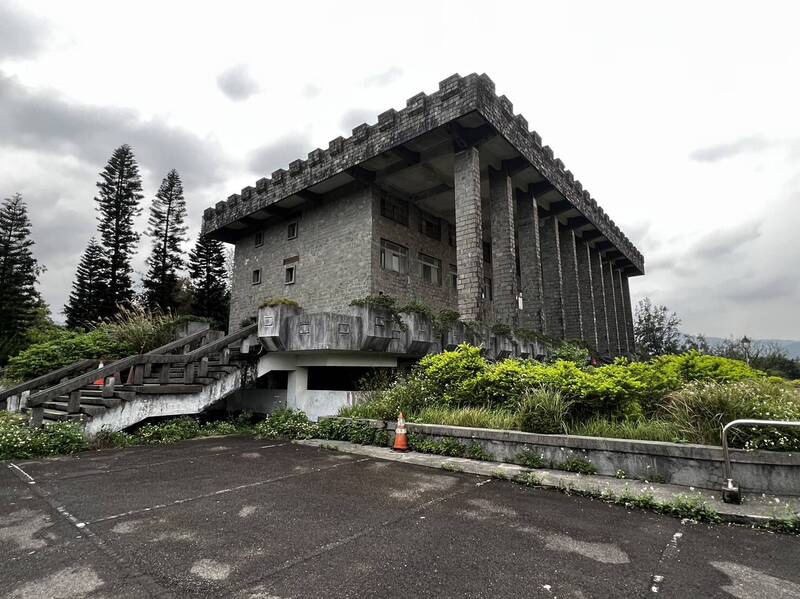 當年救國團肩負「反共復國使命」，如今成了一個政治護產機構。圖為金山青年活動中心。（資料照）