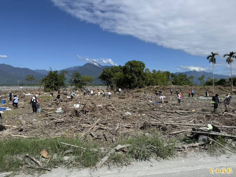 花蓮洪災泥流淹沒800公頃農田，土砂全清農業部估至少要3年。（資料照）