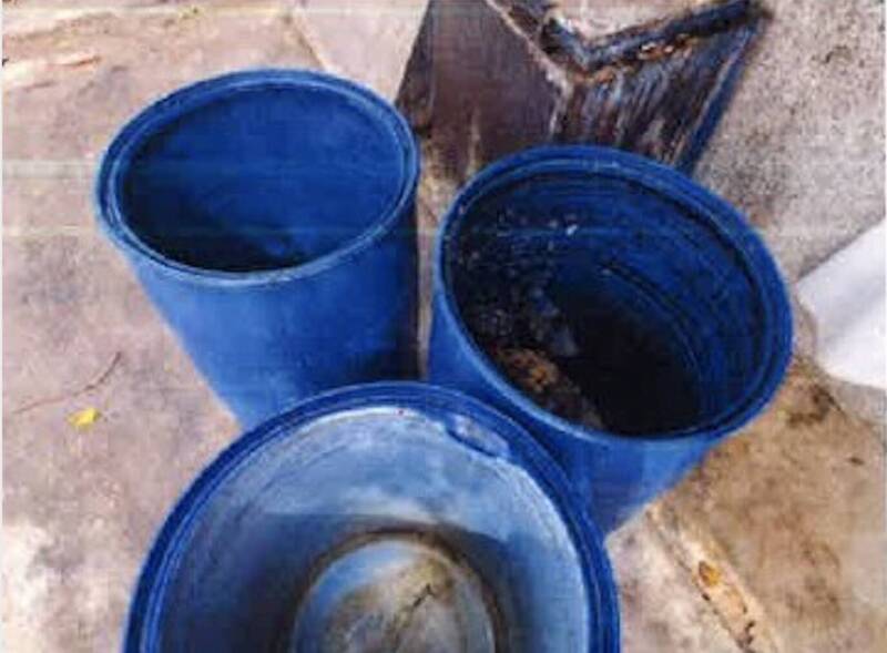 校園、軍隊等廚餘可列為低風險性廚餘，優先開放給豬農載運。圖為放置在學校的廚餘桶廚。（台中環保局提供）