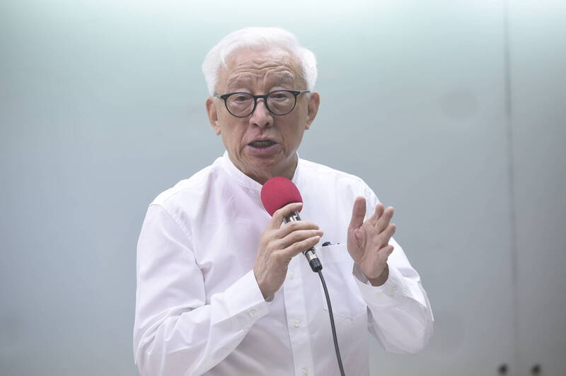 聯電創辦人曹興誠砲轟中國「地痞流氓」，2022年宣布捐出30億元，協助加強國防。（資料照）