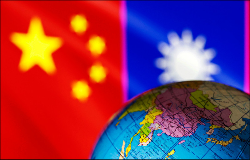 北京在國際頻推兩岸一中的法理論述，在台灣內部，國民黨也試圖強推法案，要明確一中的法律架構，內外夾擊台灣主體地位。（路透資料照）