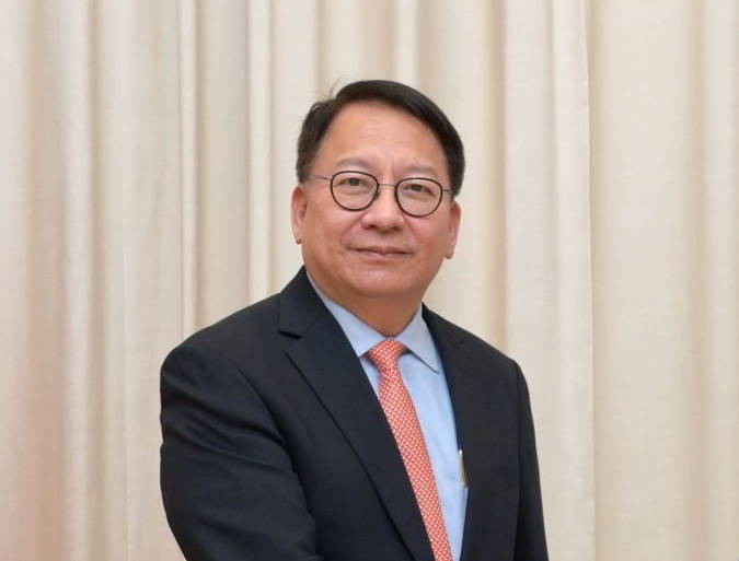 香港政務司司長陳國基將宏福苑火勢惡化的主因歸咎於竹棚。（路透檔案照）