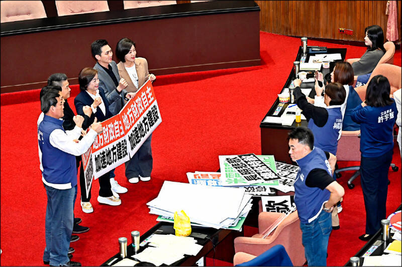 許美華頻道》8年1.25兆台幣，就是台灣人保護自己的資本支出！！！