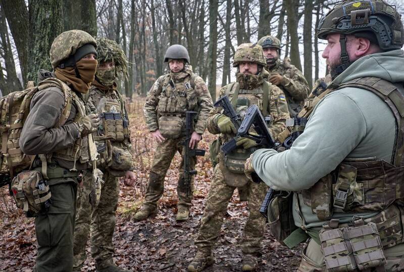 烏克蘭國會12月3日投票批准了2026年預算，由於烏俄戰爭仍繼續，國防預算達到GDP的27.2%。圖為烏軍士兵。（歐新社檔案照）