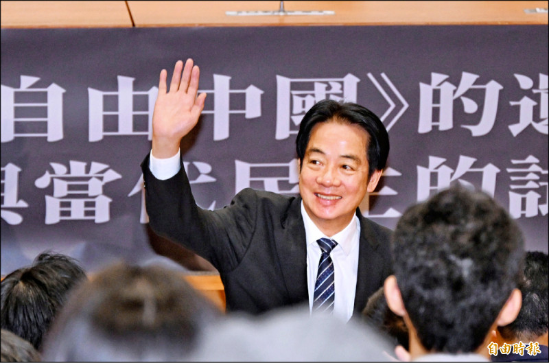 總統賴清德6日出席「《自由中國》的遺產與當代民主的試煉」論壇開幕典禮，向與會者致意。（資料照，記者方賓照攝）