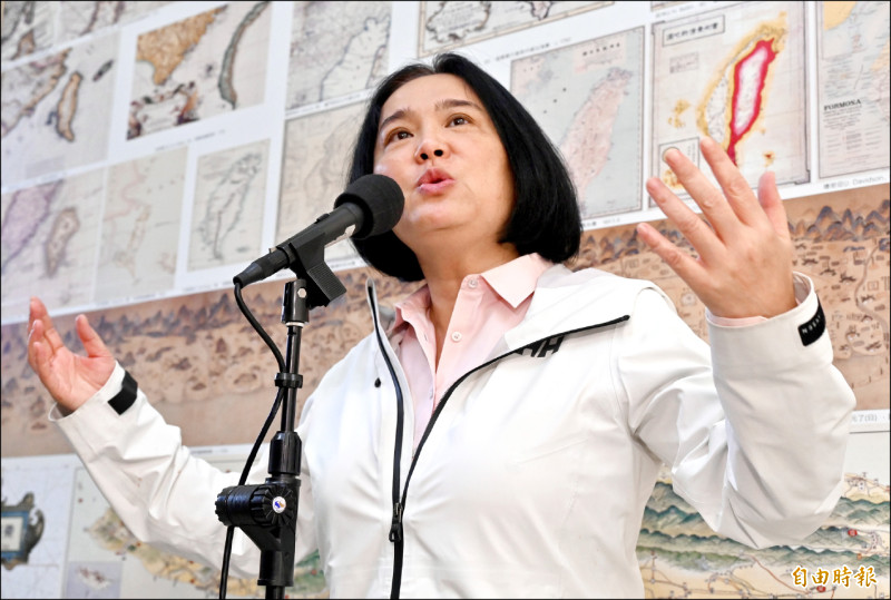 陳玉珍夥同林思銘等共二十八位國民黨立委連署，提案修改「立法院組織法」和「地方民意代表費用支給及村里長事務補助費補助條例」，刪除公費助理規定，立委「補助費用」，免檢據核銷。未來立委等各級民代「貪污助理費就地合法」，立委每年還可以可以「自肥」七百七十九萬元。（記者劉信德攝）