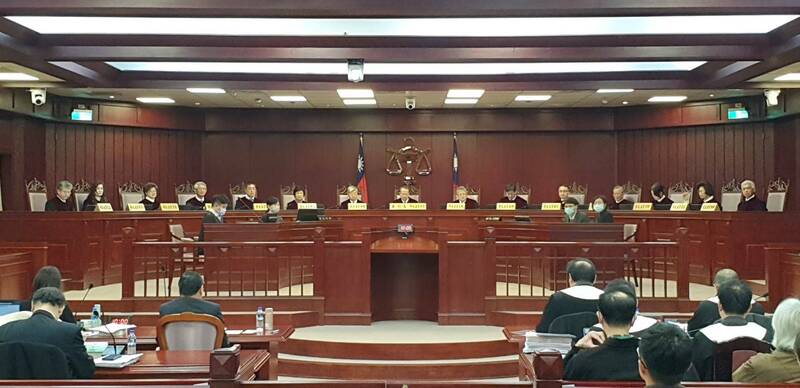 筆者認為憲法法庭仍應得依原有程序行使職權，將新修《憲訴法》列為違憲審查的對象。（資料照）