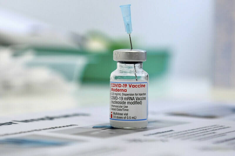 2021年，光是十個國家就獲得了全球 75% 的新冠疫苗劑量。示意圖。（美聯社檔案照）