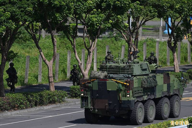 台灣作為地利之便的防守方和具有完善的公路網，應能讓國軍在運輸線的安排能有更多選項。（資料照）