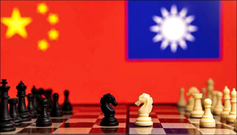 國台辦此番重砲攻擊，是中共試圖壓制臺灣社會對風險的正確認知，讓民眾對討論戰爭準備產生恐懼與自我審查。（路透檔案照）