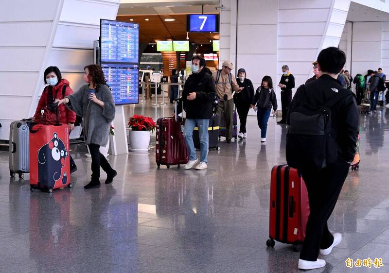 中共此次圍台軍演，使台北飛航情報區部分航路及空域因此受限。（記者朱沛雄攝）