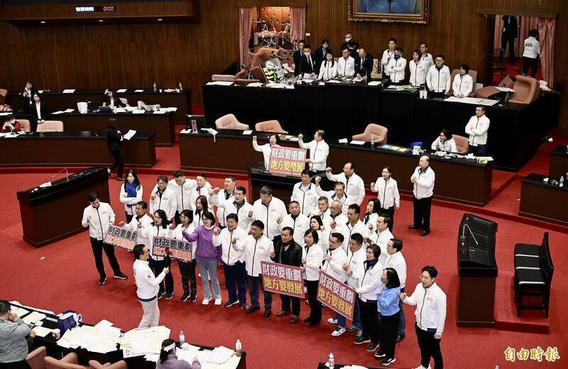 中國對台灣政客的收買，是政治作戰本身。本是民主的優勢，卻在缺乏防衛意識時，成為外部勢力滲透的入口。（資料照）