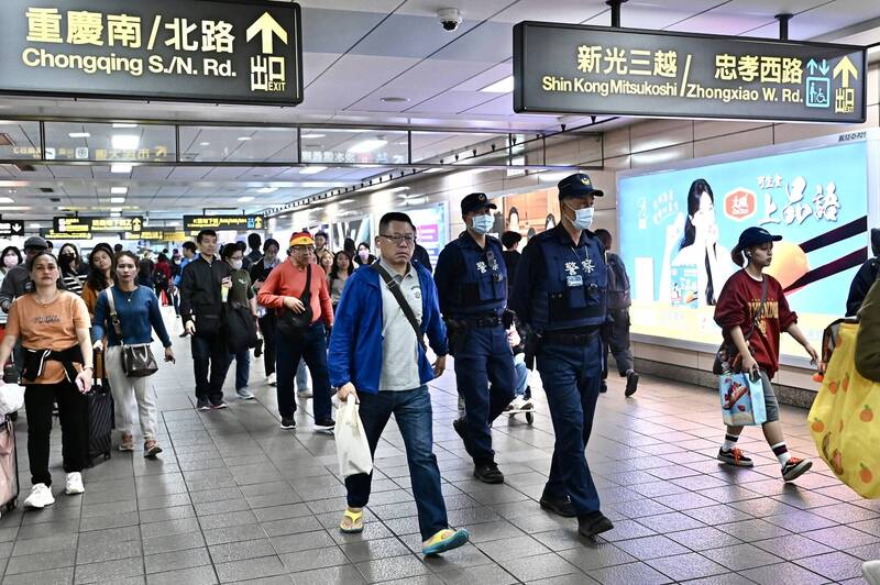 1219北捷隨機傷人事件，民眾對治安感到擔憂。退休員警直言「見警率」對治安好壞沒有幫助。（資料照）