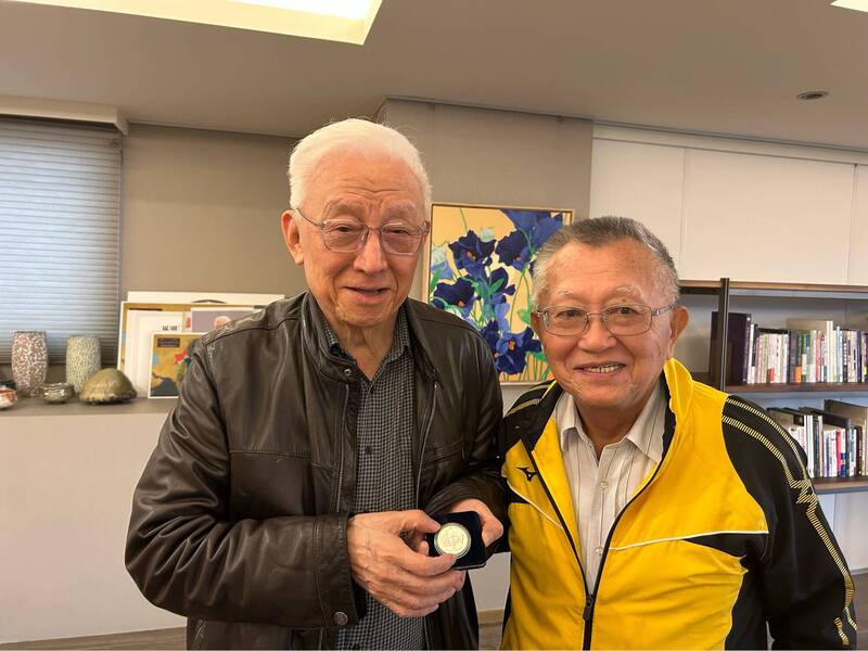 曹興誠八不居士》過年的珍貴禮物