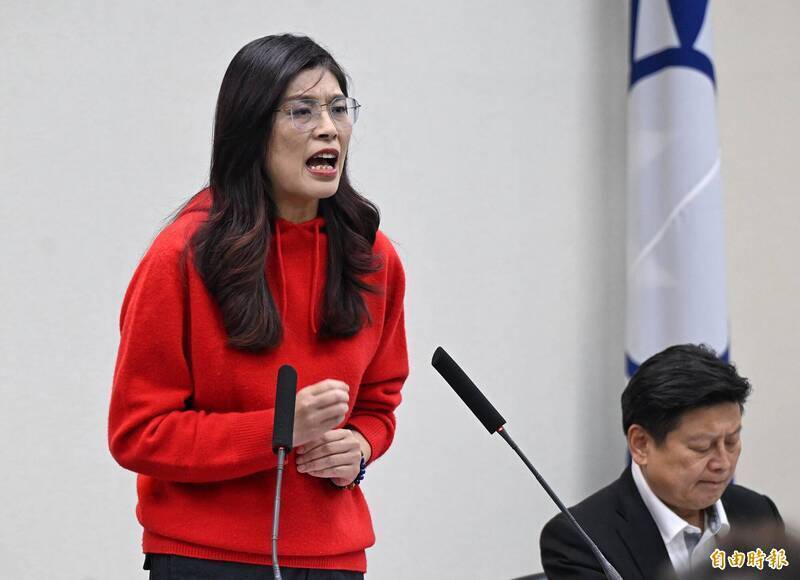 國民黨主席鄭麗文於去年12月31日主持中常會，主張民進黨應接受「九二共識」、公開反對台獨。（資料照）