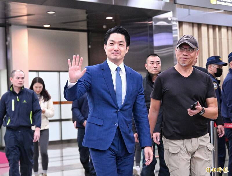 蔣萬安日前在雙城論壇提到，希望大家談起台灣海峽時，想到的不再是「波濤與呼嘯」，而是繁榮與和平。不過被解放軍東部戰區打臉，突襲宣布環台軍演。（資料照）