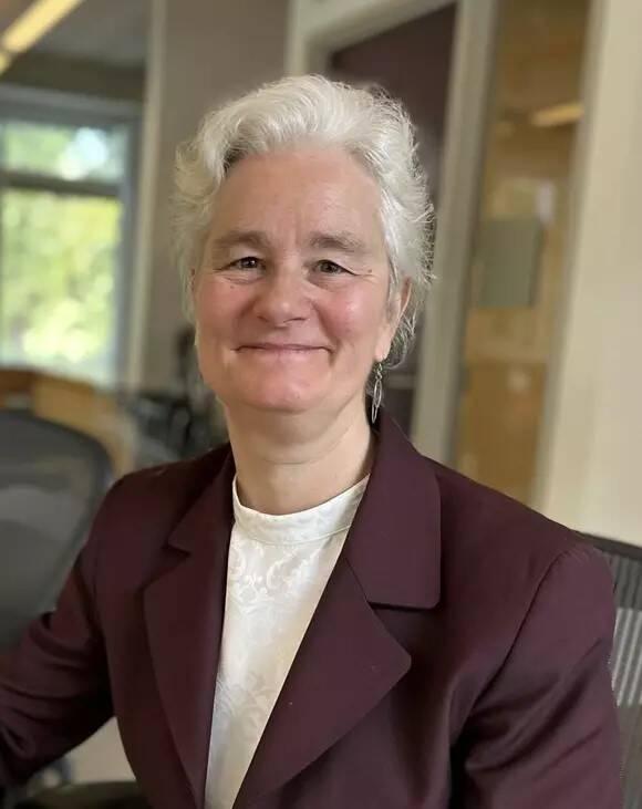 加拿大學者朱麗亞．班特利（Julia G. Bentley）表示若想真正理解中國，與其深入一個高度受控的體制，不如從台灣開始。（取自多倫多大學蒙克全球事務學院網頁）