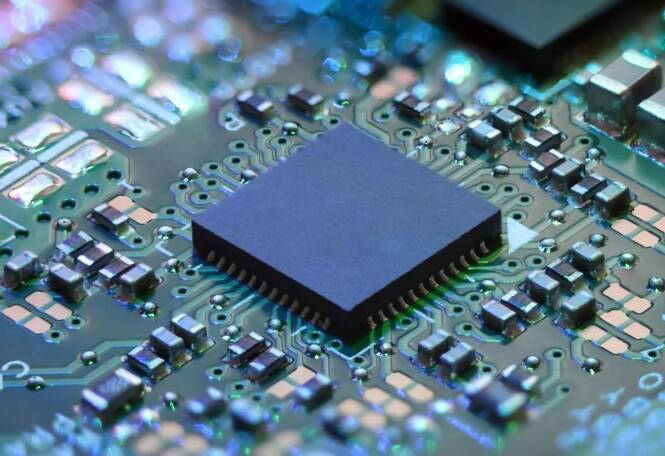 自由開講》學習AI「即時，糾錯」 法、稅官應與時俱進