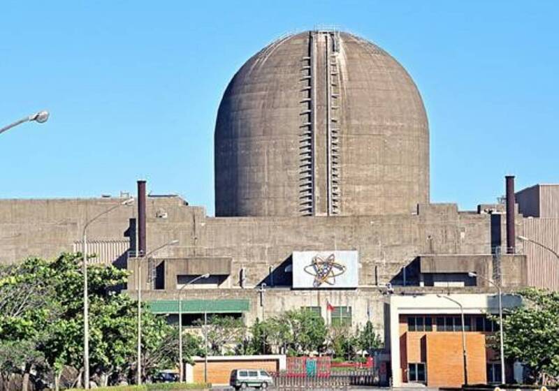 《核子事故緊急應變法》雖賦予中央災害應變中心發布民眾防護行動的概括權限，卻未就擴大疏散的啟動條件、判斷程序與責任分工；圖為核三廠。（資料照）