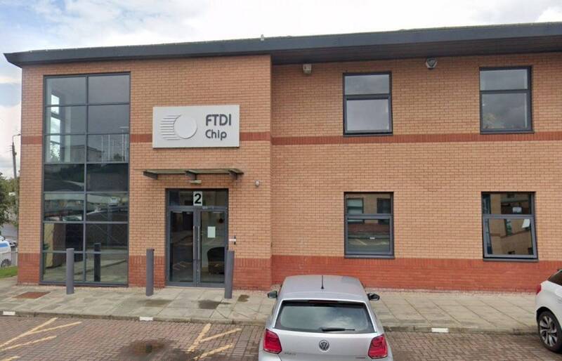 英國政府2024年11月以國安風險為由，下令中資出售FTDI公司80.2%的股份；圖為FTDI公司於格拉斯哥的總部外觀。（擷取自Google Map）