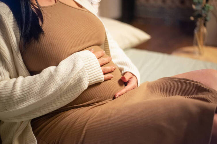 代理孕母相關立法，正是為了回應無法透過傳統方式自然生育子女的一群人；示意圖。（取自freepik）