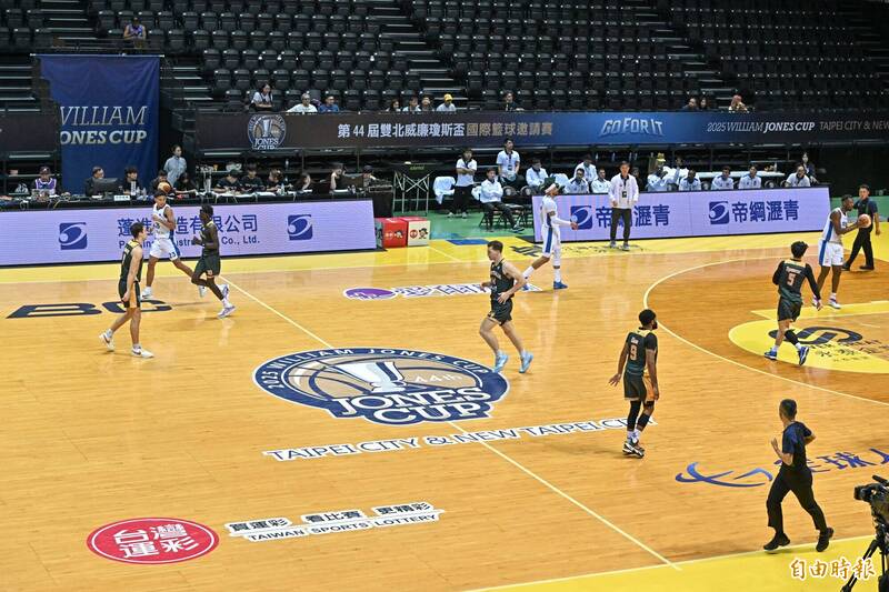 籃協主要收入來源為瓊斯盃與國際賽；圖為2025年瓊斯盃男子組賽事現場。（資料照）