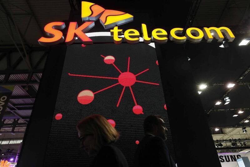 南韓電信業者SK telecom於去年4月遭駭客攻擊，導致2500萬用戶個資外洩。（路透檔案照）