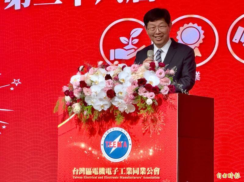 經濟部政策鼓勵台灣企業主動出擊，鴻海董事長劉揚偉率領電電公會赴美國、墨西哥、波蘭與印度投資。（資料照）