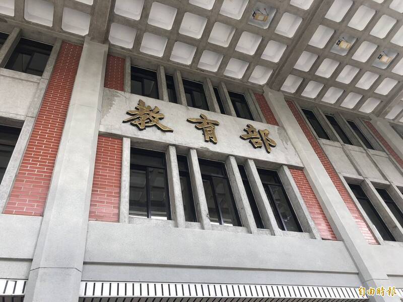 當寒假淪為刷題地獄，小六生提前學會「不夠優秀就被淘汰」，我們失去是教育公平與社會流動的最後防線。（資料照）