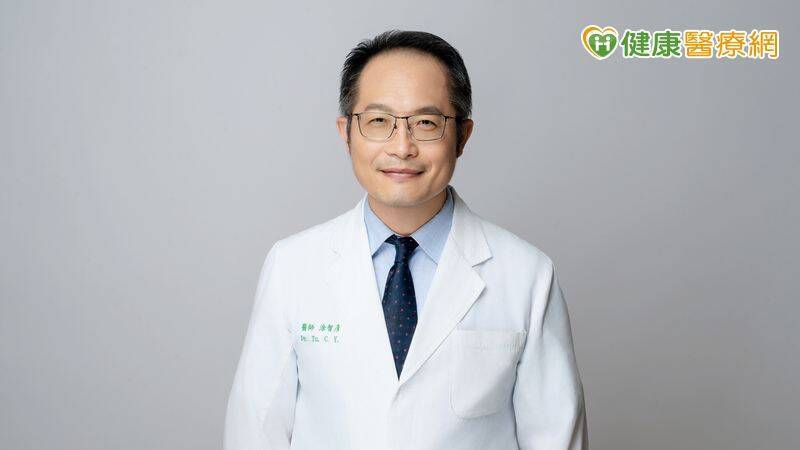 中國附醫癌症中心內科主任、胸腔內科主任暨肺癌團隊負責人涂智彥。（取自貼文）