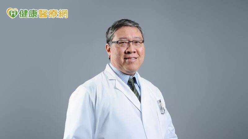 台灣胸腔暨重症加護醫學會理事長陳育民醫師。（取自貼文）